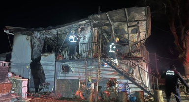 Prefabrik evde çıkan yangında karı-koca hayatını kaybetti