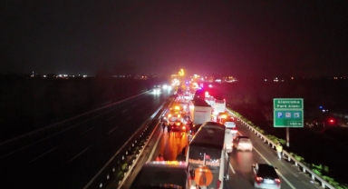 Sakarya’da 16 aracın karıştığı zincirleme kazada 4’ü ağır 13 yaralı!