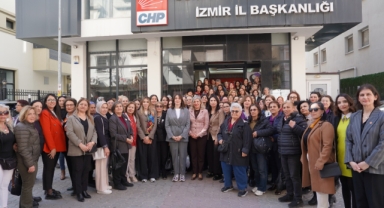 500 İzmirli kadın CHP'ye üye oldu