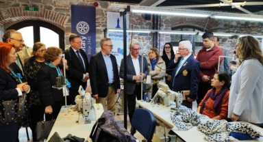 'Altın İğne' İzmirli kadınların yeteneğini dünyaya gösteriyor