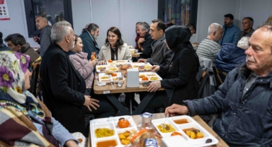 Başkan Eşki iftarını Kızılay Mahallesi'nde açtı