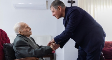 Başkan Tugay’dan 14 Mart’ta ortopedinin çınarına ziyaret