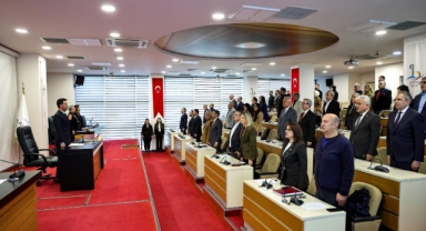 Bayraklı Meclisi’nde ‘hukuk’suz karar!