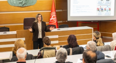 Bornova’da muhtarlar için Dijital Dönüşüm Eğitimi