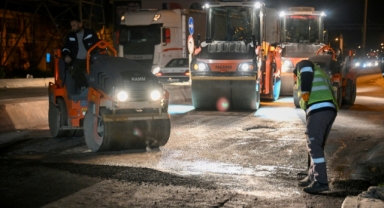 Bornova’da yağmur bitti, asfalt serimi başladı