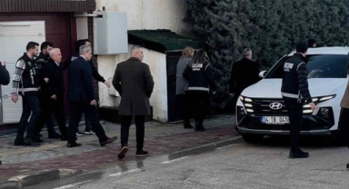 Bursa Büyükşehir Belediye Başkanı Bozbey gözaltına alındı