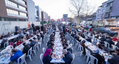 Çamdibi’nde binlerce kişilik iftar sofrası 