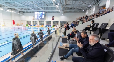 Göztepe’nin Avrupa zaferine Başkan Tugay da eşlik etti