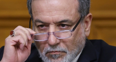 İran Dışişleri Bakanı Arakçi: Çalışanlarla dolu bir banka bombalandı