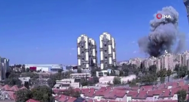 İran, İsrail'i vurdu: 15 yaralı