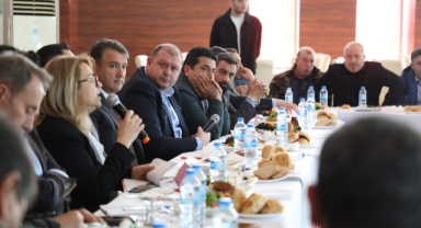 Menderes’te muhtarlar toplantısı yapıldı