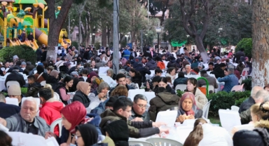  Menemen’de Kadir Gecesi’ne özel 15 bin kişilik iftar