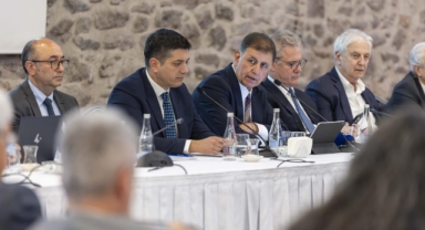 Başkan Tugay’dan ‘enerji güvenliği’ mesajı: Şehirler kendi sistemlerini kurmalı