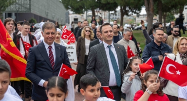 Bornova’da gökyüzü çocukların!