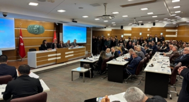 Bornova Meclisi'nde ‘Uşak’ tartışması… Başkan Eşki: Kelle verecek adam değilim!