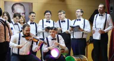 Buca’da notalar farkındalık için yükseldi