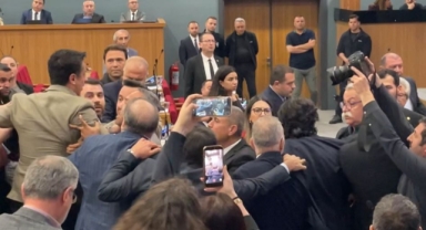 Büyükşehir Meclisi'nde yüksek tansiyon!