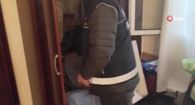 Dolaptan kıyafet değil 