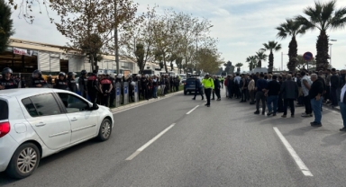 Karşıyaka’da ‘Tekstil Günleri’ krizi: Pazarcılardan oturma eylemi kararı!