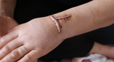 Koca dehşeti: Nikahlı eşini 30 yerinden bıçakladı