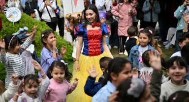 Sayra & Çınar’ın adı gülüşlerle yaşıyor