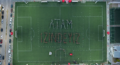 Buca'da yüzlerce kişi 'Atam İzindeyiz' yazdı
