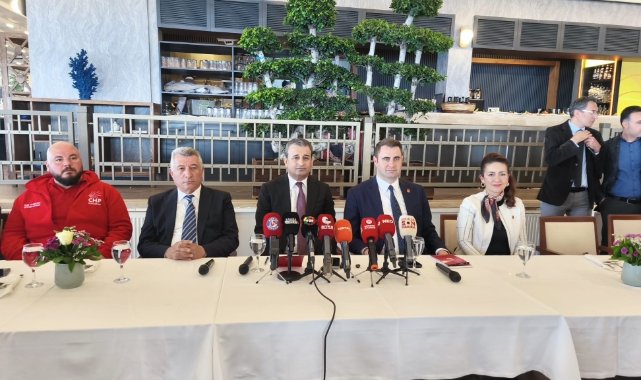 Bulut’tan İzmir’de önemli açıklamalar: Bize yakın, ona yakın basın bu memleket için en büyük zarar!