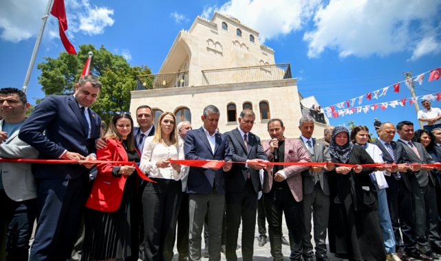 CHP Lideri Özel Bornova’da üç önemli projeyi hizmete açtı