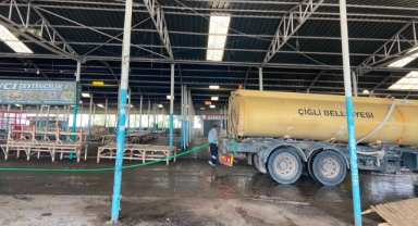 Çiğli Belediyesi bayramda da temizlik mesaisini sürdürdü
