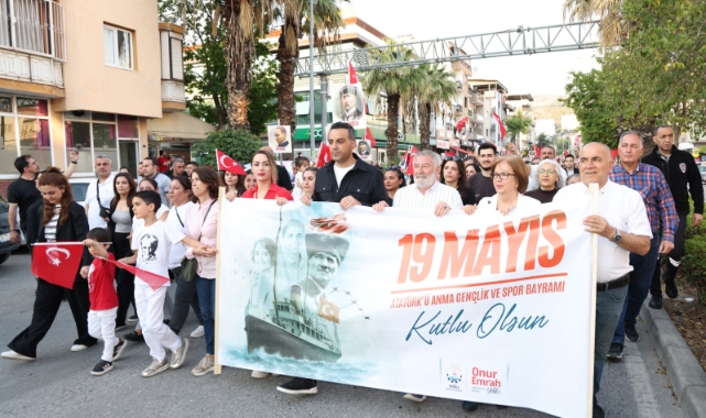 Çiğli’de 19 Mayıs coşkusu sokaklara taştı