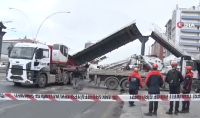 Kamyon üst geçide çarptı: 3 yaralı