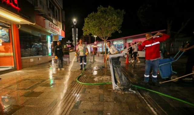 Karşıyaka Çarşısı’nda dip bucak bayram temizliği