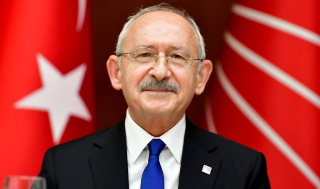 Kemal Kılıçdaroğlu çalışma ofisinde
