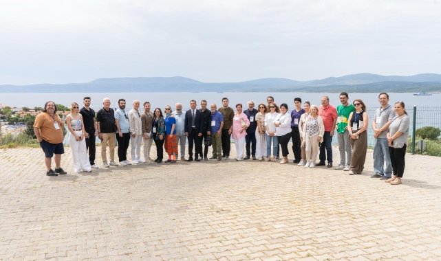 Seferihisar’da genç gazeteciler kültür ve sanat haberciliği alanında ustalarla buluştu