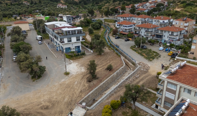 Yeni Foça’da tarihi dere yatağı güçlendiriliyor
