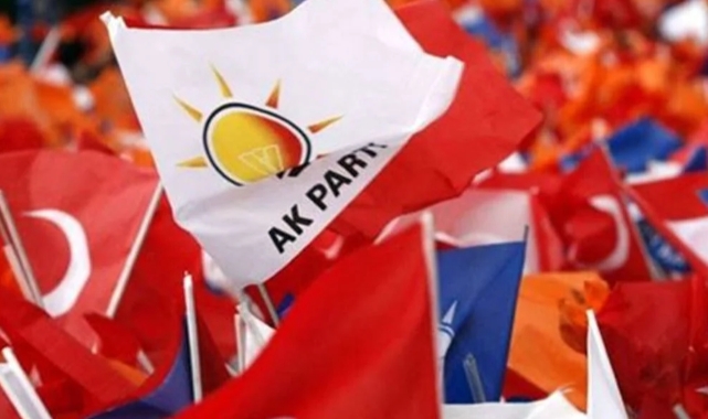 AK Parti'de dört il başkanı görevden alındı