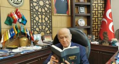 Bahçeli: Dün ak diyen bugün kara diyenlerdir!
