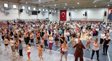 Çiğli’de Aerobik ve Dans Gecesi Coşkusu
