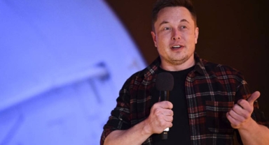 Elon Musk dünyanın ilk trilyoneri oldu!