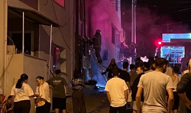 İzmir'de bir otelde çıkan yangında patlama sesi paniğe neden oldu
