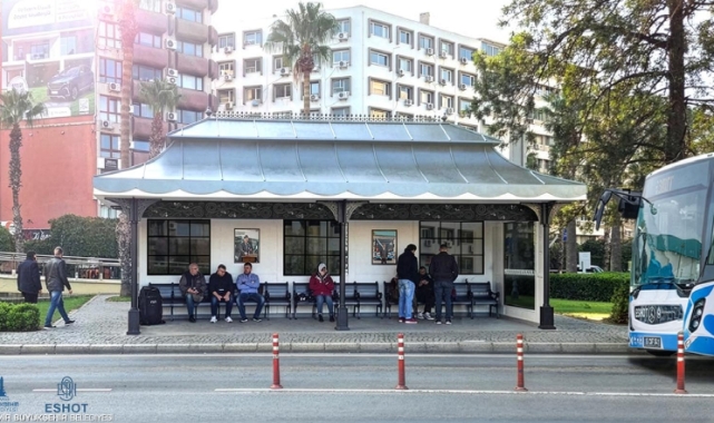 İzmir’in kimliğini yansıtan simgesel durak