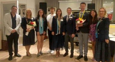 Karşıyaka Rotary Kulübü’nde başkanlık görevi devir teslim töreni gerçekleşti