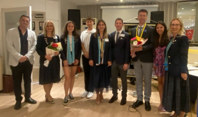 Karşıyaka Rotary Kulübü’nde başkanlık görevi devir teslim töreni gerçekleşti