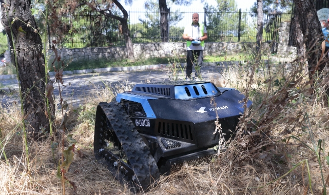 Konak’tan teknolojik adım: Ot biçme robotu sahada