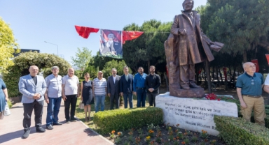 Nazım Hikmet Karşıyaka’da şiirleriyle anıldı