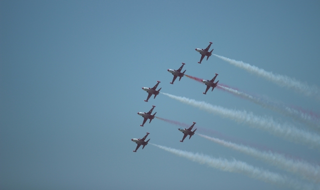 Türk Hava Kuvvetleri'nin 115. yaşında Çiğli'de görkemli festival