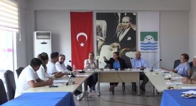 Foça Meclisi’nde sesler yükseldi… “Yayını kapat ben bağırırım”