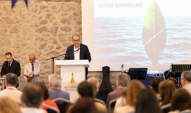 İzmir’deki uluslararası eleştirel eğitim zirvesi başladı