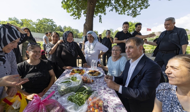 Kadifekalelilerden Başkan Tugay’a sevgi seli