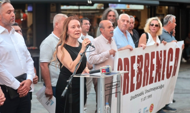 Srebrenitsa’da katledilen canlar Konak’ta anıldı